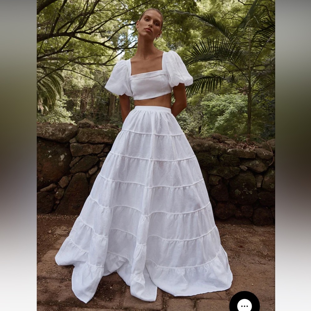 DISSH Aisle White Linen Tiered Skirt and Top